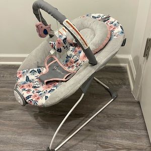 Baby Trend Bouncer (Bluebell)